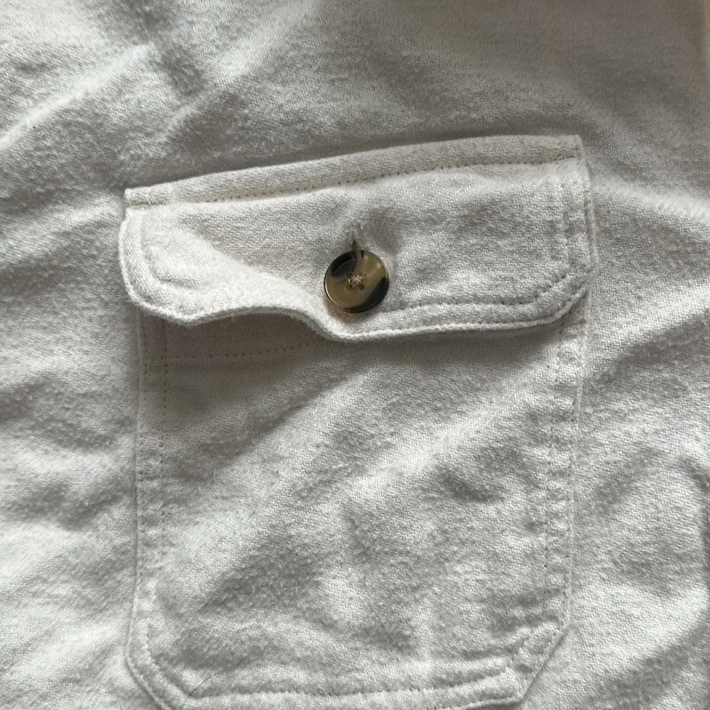 Express Shacket - Picture 3 of 4